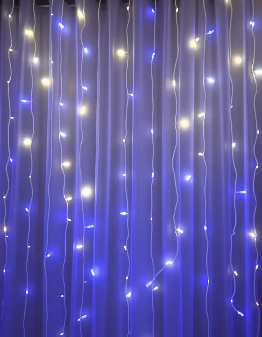 Rideau lumineux LED pour séparation de pièce magique