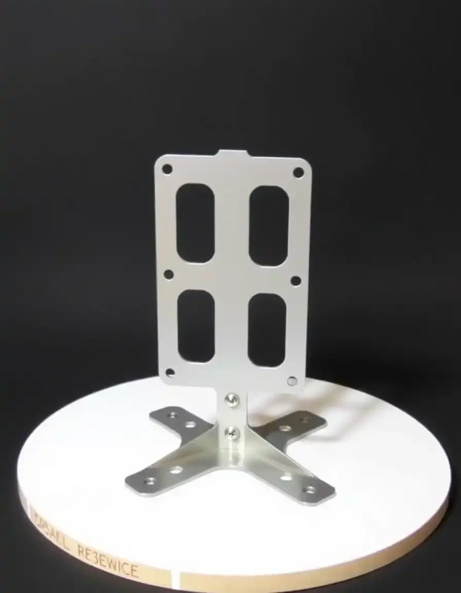 Supports métalliques pour crédence cuisine en verre