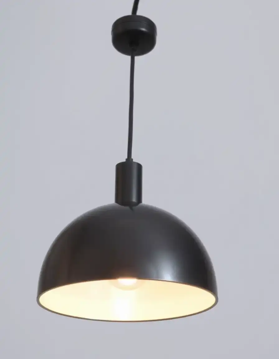 Suspension lumineuse réglable pour éclairage cuisine avec un ilot central