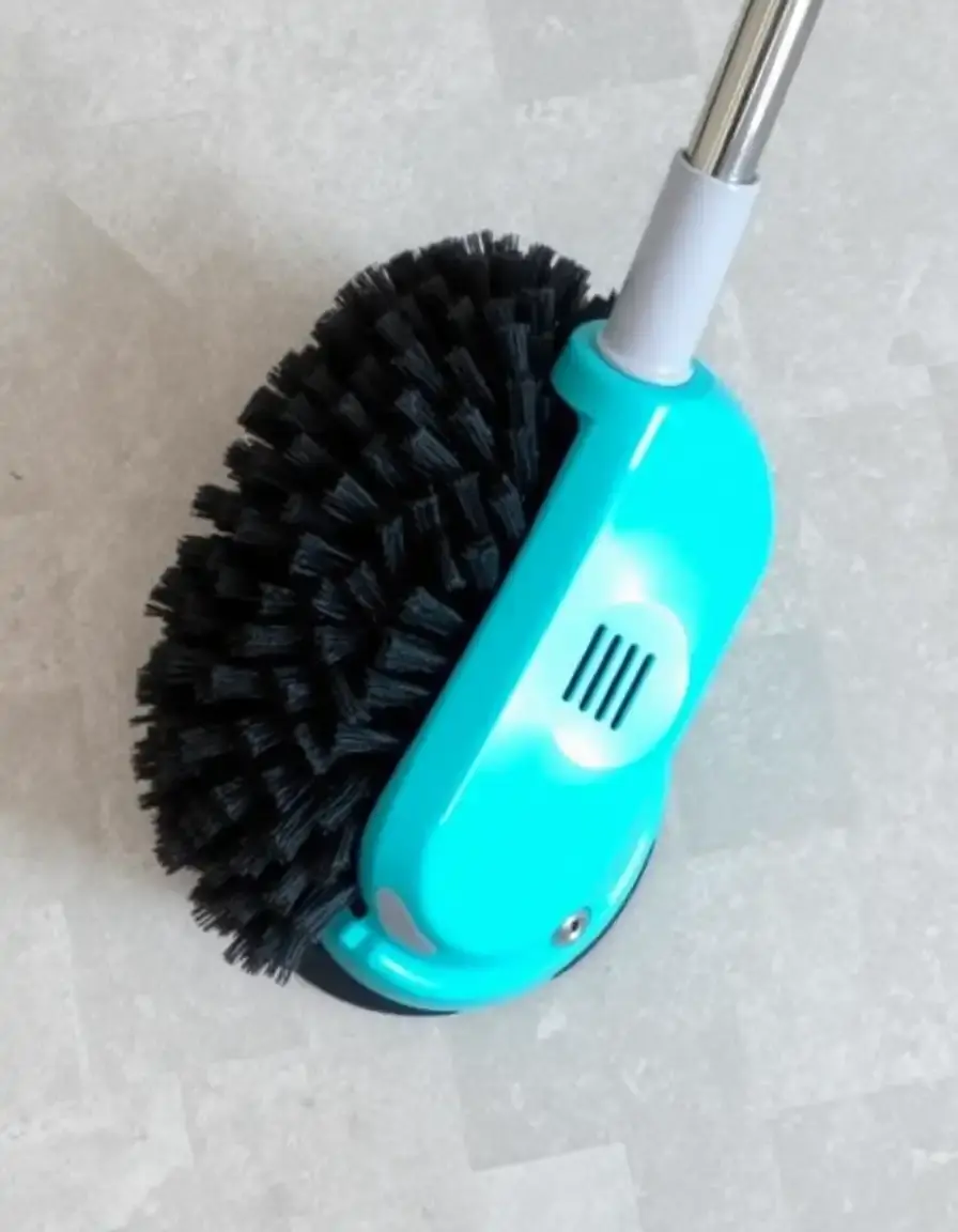 Brosse électrique rotative pour carrelage et joints