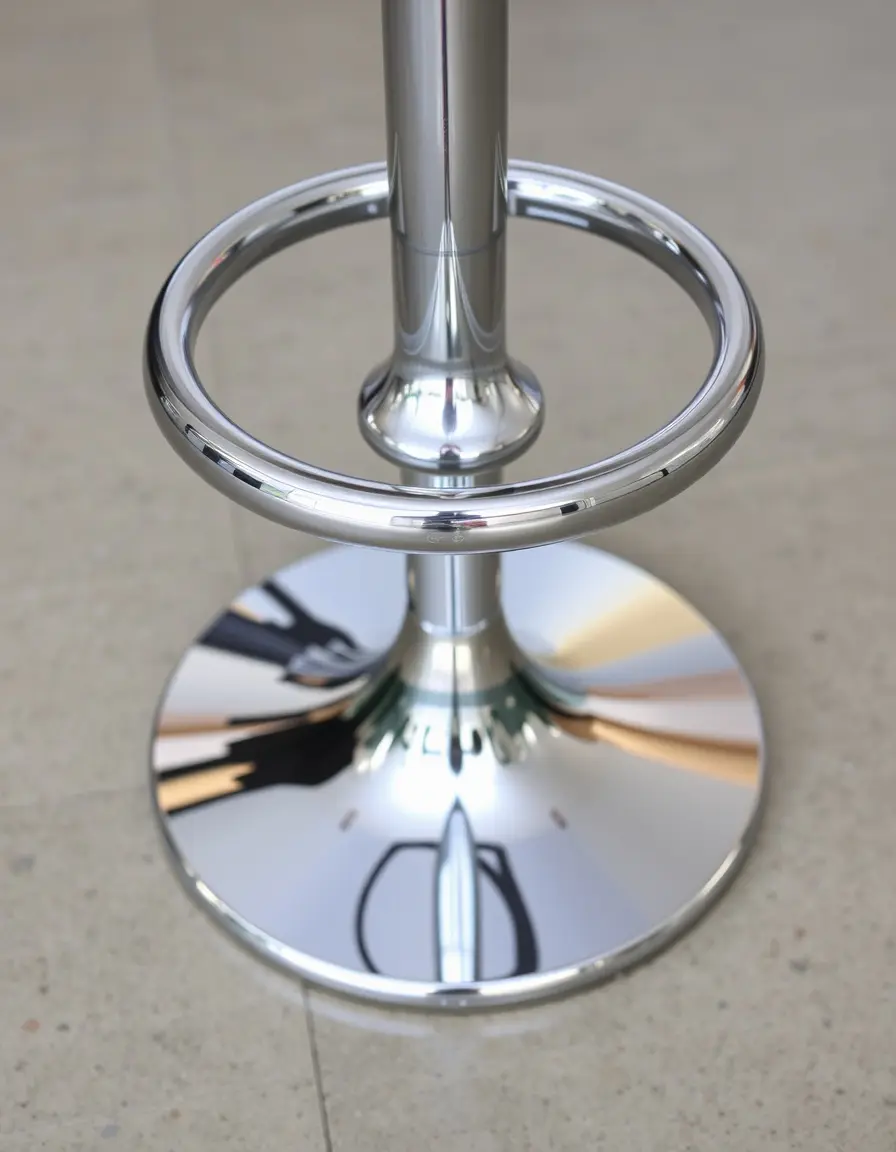 Anneau repose-pieds en chrome pour tabouret de bar