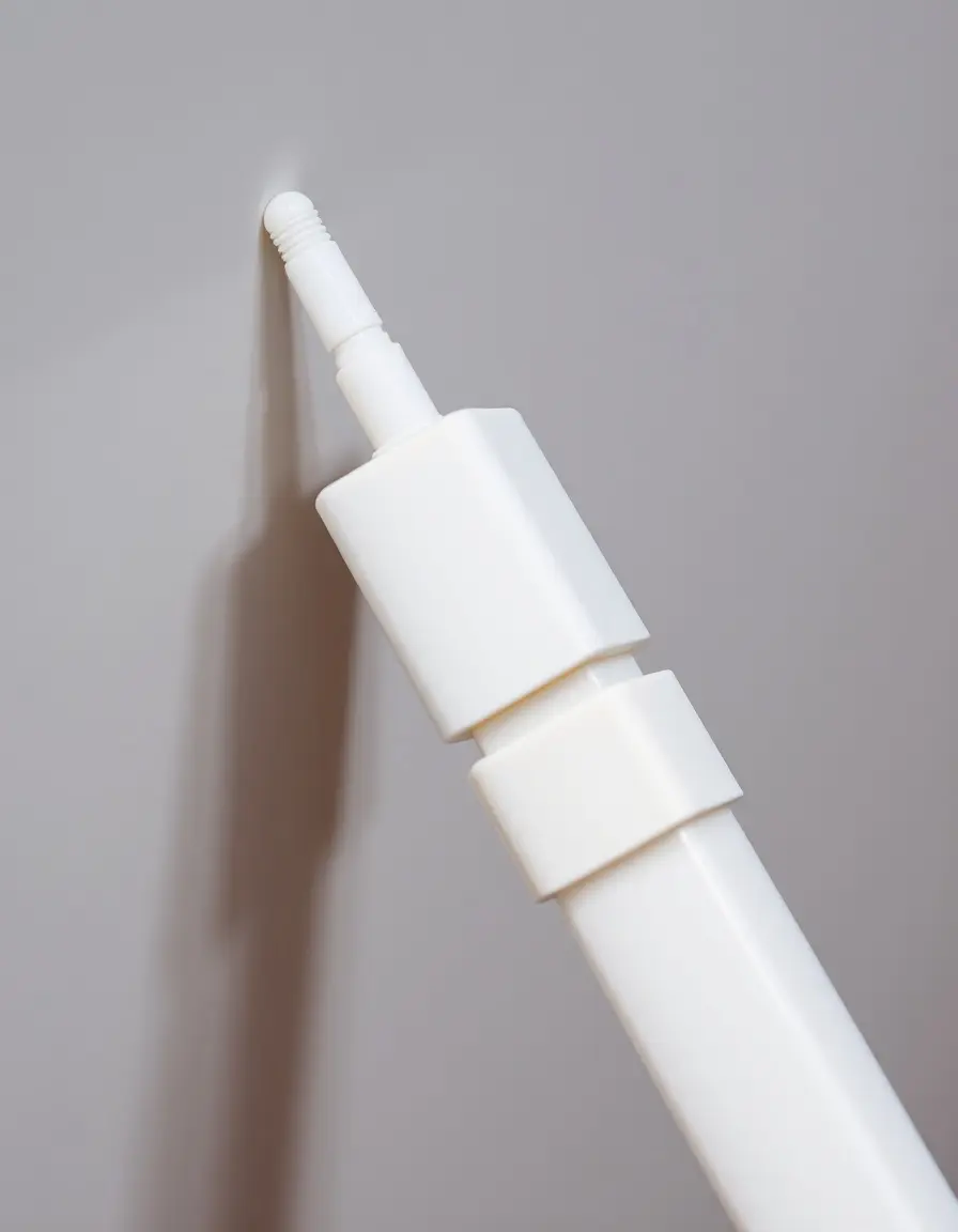 Outil de lissage pour joint silicone de cuisine