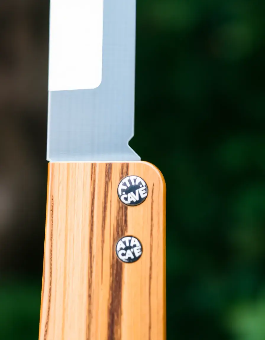 Couteau cranté avec poignée ergonomique Knife Easy Grip